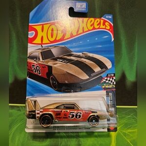 Mattel Hot Wheels Gold and Red '69  Dodge Charger Daytona